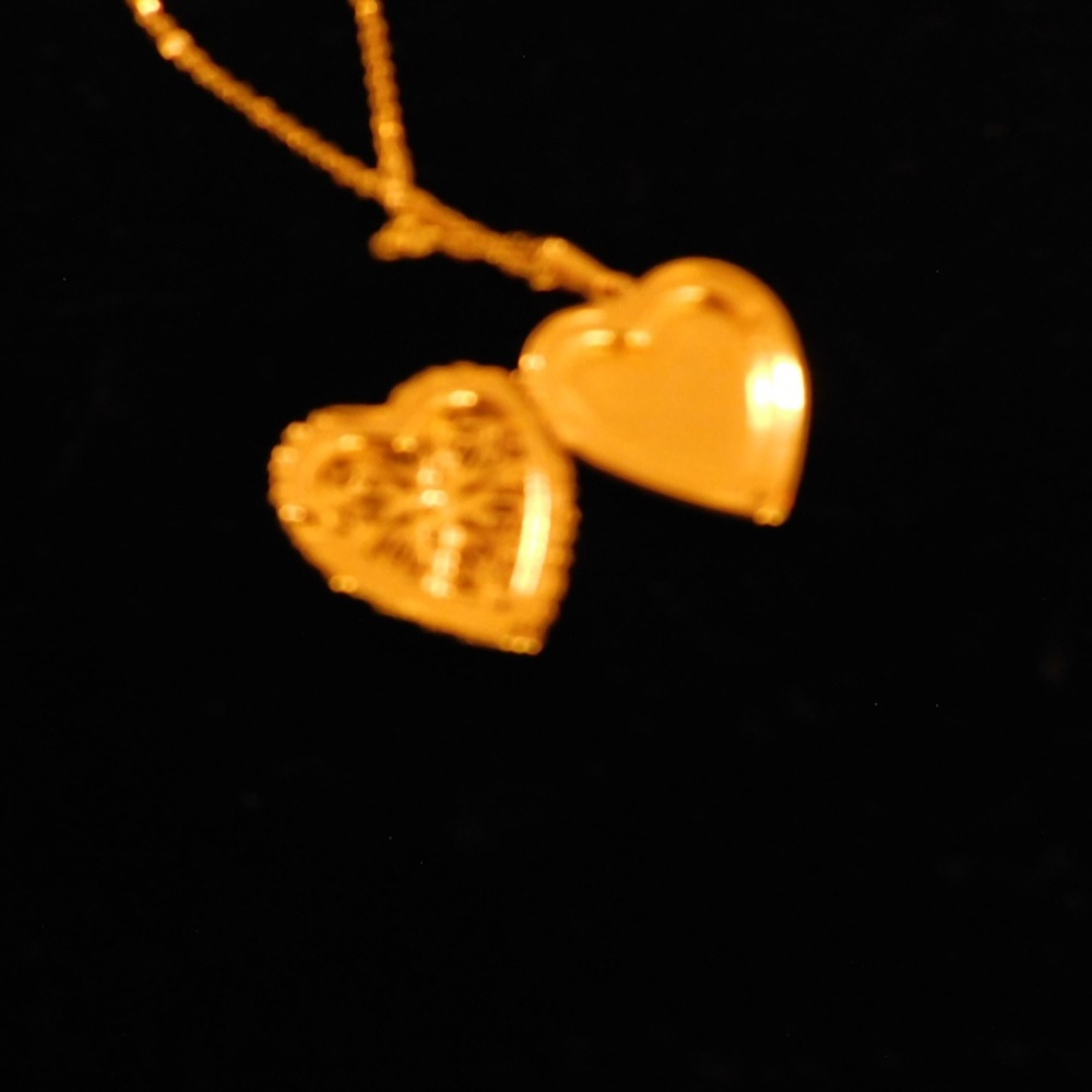 Gold Heart Locket Gold Chain - Picture 6 of 10